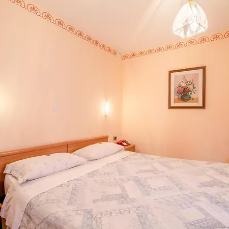 Ξενοδοχείο Genzianella 3*