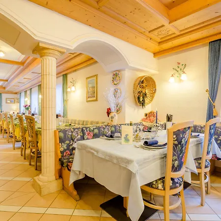 Hotell Genzianella 3*