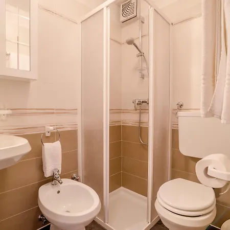 Hotell Genzianella 3*